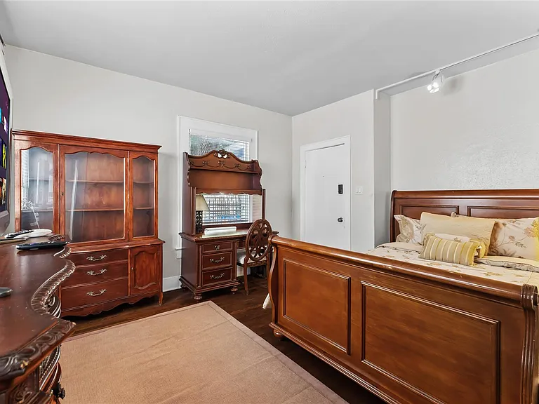 2511 Whitney St #A — Photo 3
