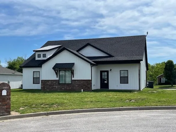 2370 S Sedona Court, Bolivar, MO 65613