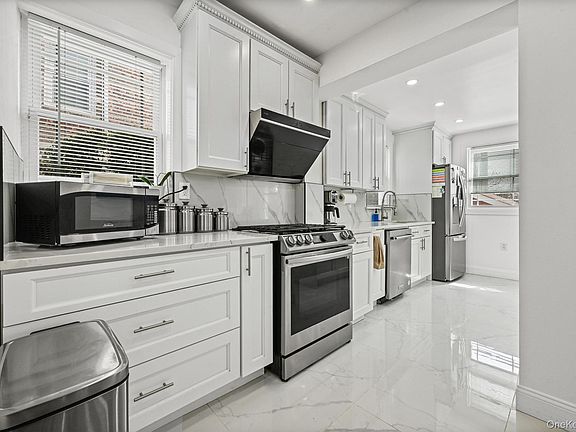 5th image of 6 Dubonnet Road