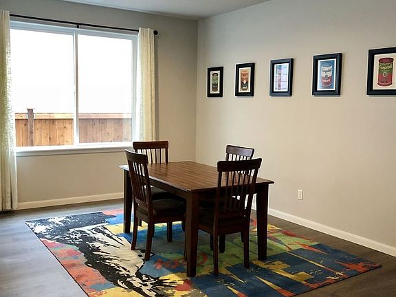3rd image of 2403 NE Sunnymede St