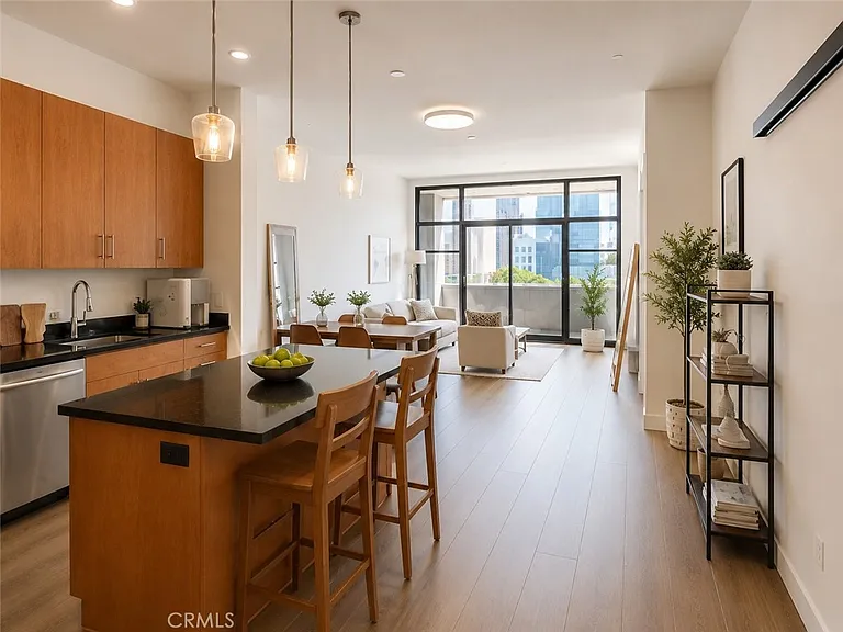 3223 W 6th St #508 — Photo 2
