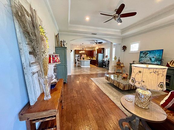 3rd image of 13776 Sachs Ave