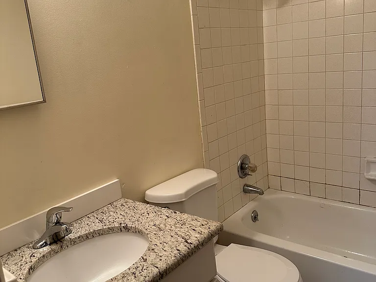 2616 SW 31st Pl #B — Photo 13