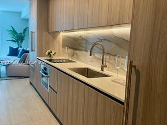 5th image of 77 SE 5th St #1508