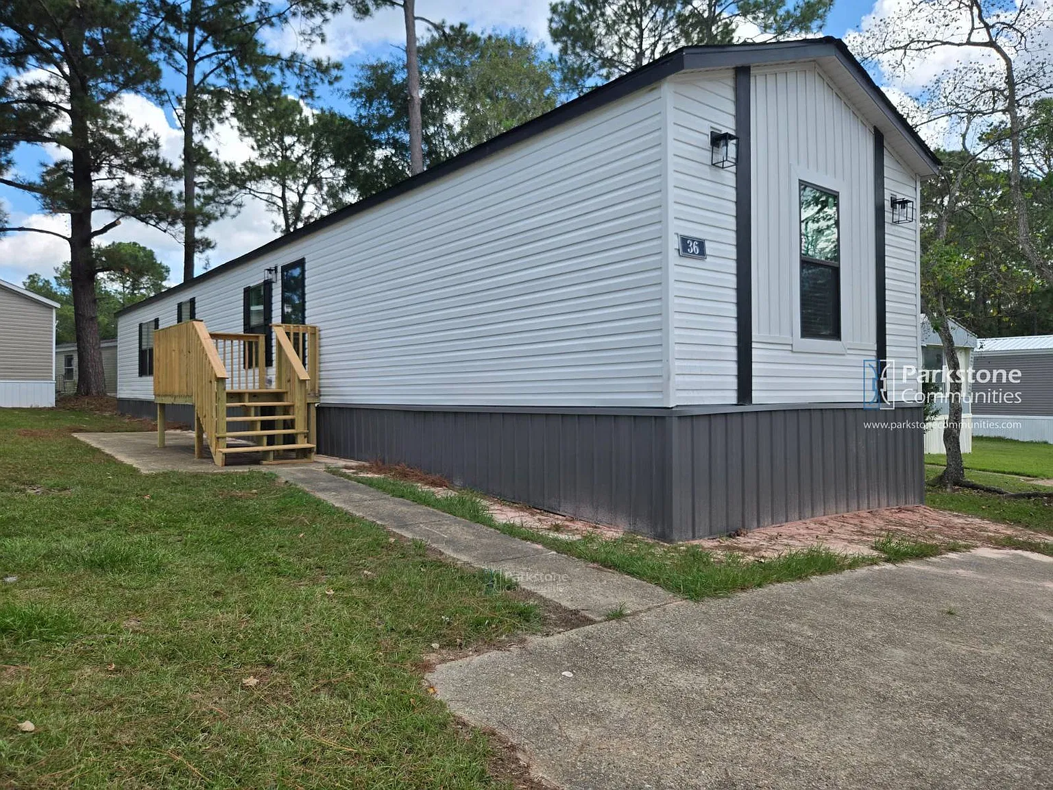 3 bed, 2.0 bath, 1140 sqft, $1,100 — Photo 2