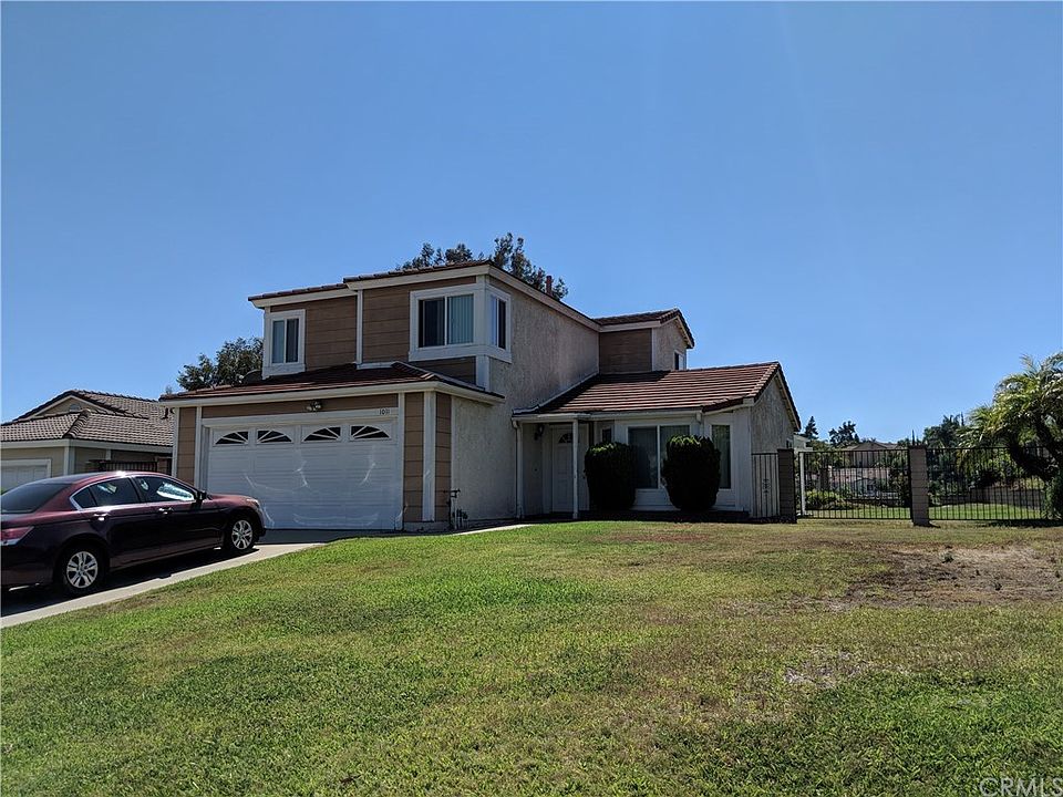 1st image of 1011 Hourglass Pl