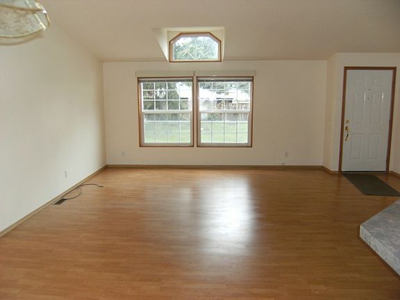 3rd image of 8205 Lake St SW