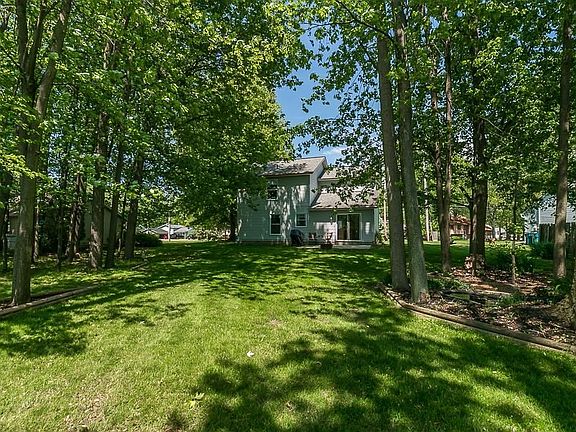 4th image of 1040 Valewood Ct