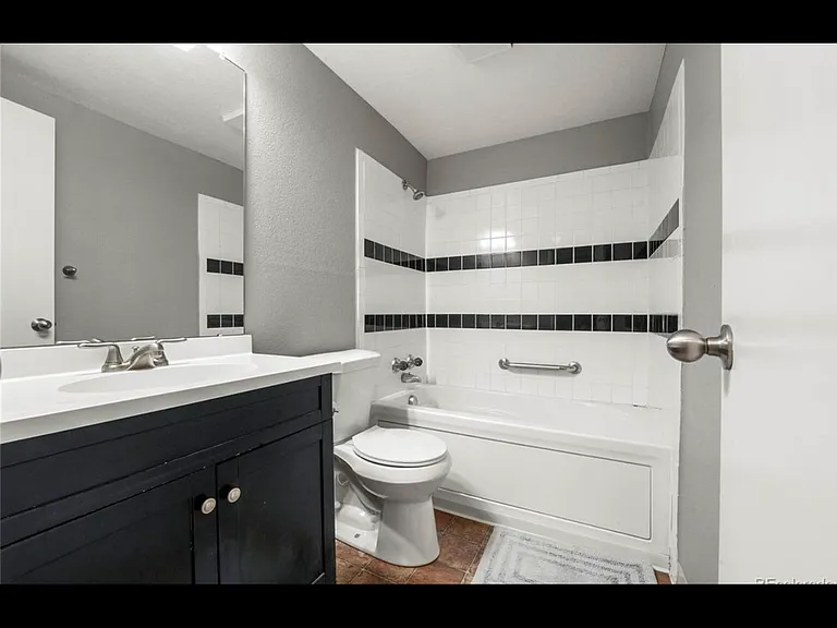 11687 E Cedar Ave — Photo 22