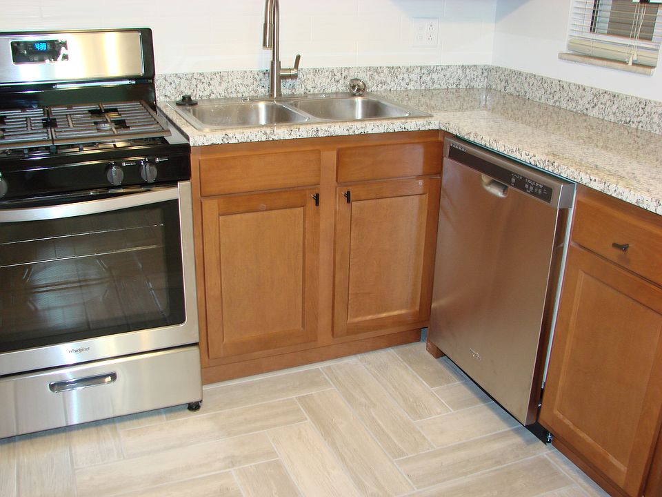 1st image of 859 Killarney Dr