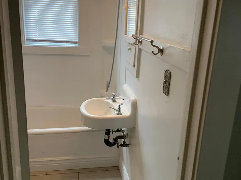 2535 Regent St #7 — Photo 8