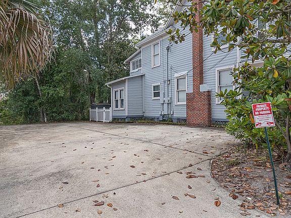3rd image of 210 Luella Ct