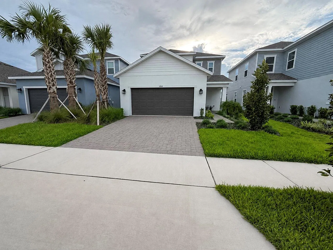 3 bed, 3.5 bath, 1989 sqft, $3,000 — Photo 3