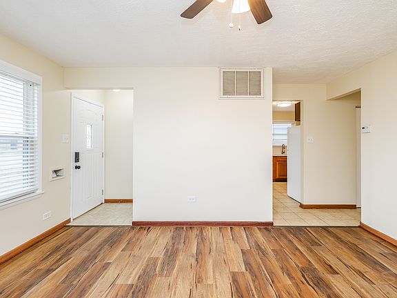 3rd image of 12854 S Saginaw Ave