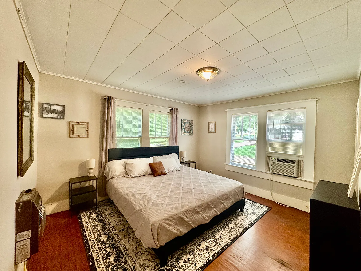 2 bed, 750 sqft, $2,200 — Photo 4