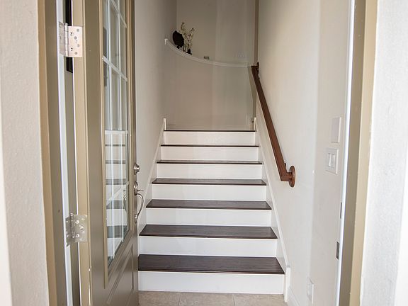 4th image of 1432 Lobelia Dr