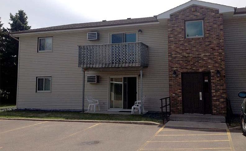 1st image of 1601 Redwood Dr APT 102
