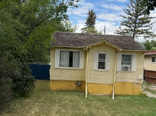 1815 S 2nd Ave N, Lethbridge, AB T1H 0B5
