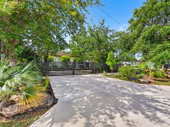 12310 SW 216th St, Miami, FL 33170