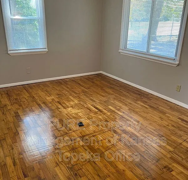 1926 SE Michigan Ave — Photo 11