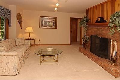 3rd image of 804 Nutes Farm Ln