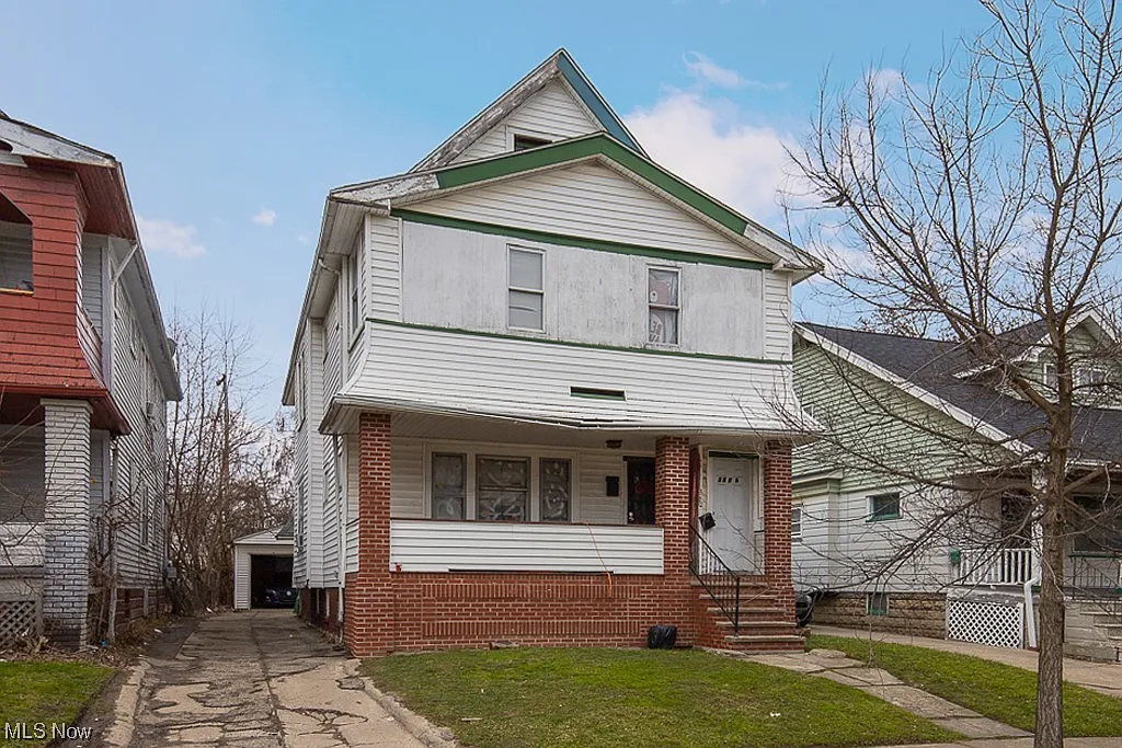3606 E 112th St photo 1
