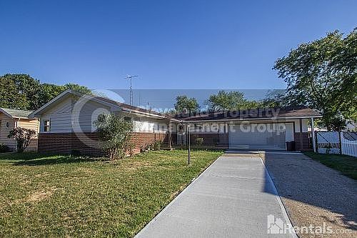 2nd image of 2442 Jackson St