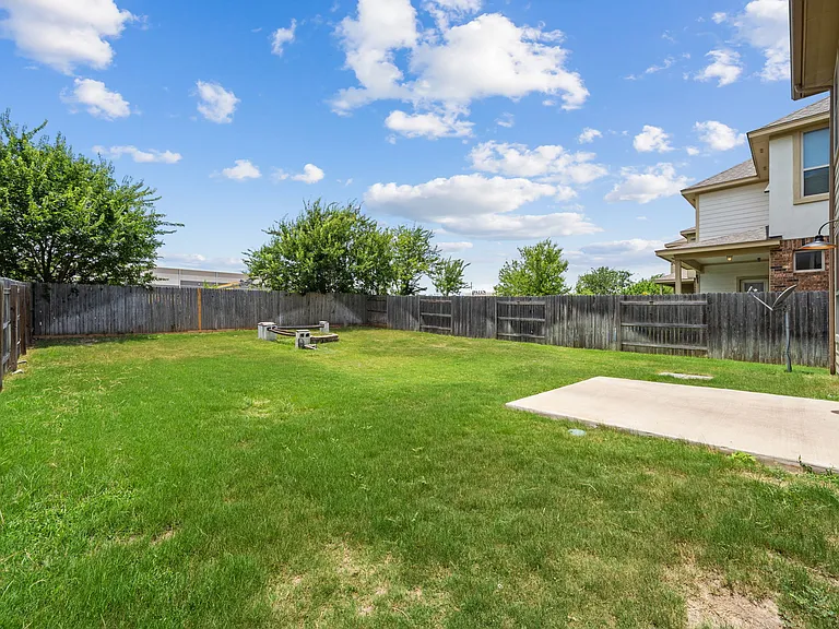 1026 Chad Loop — Photo 34