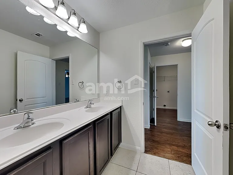 920 Summer Stream Rd — Photo 14