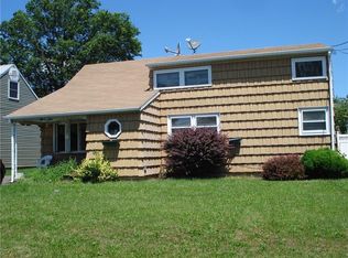34 Spruce St, Carteret, NJ 07008