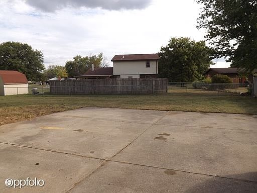 3rd image of 705 Westview Ct