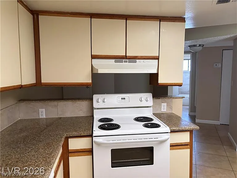 2080 Karen Ave #17 — Photo 10