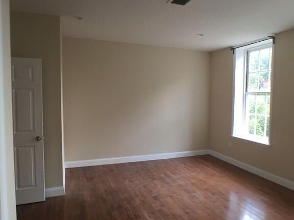5th image of 125 Pine St #2