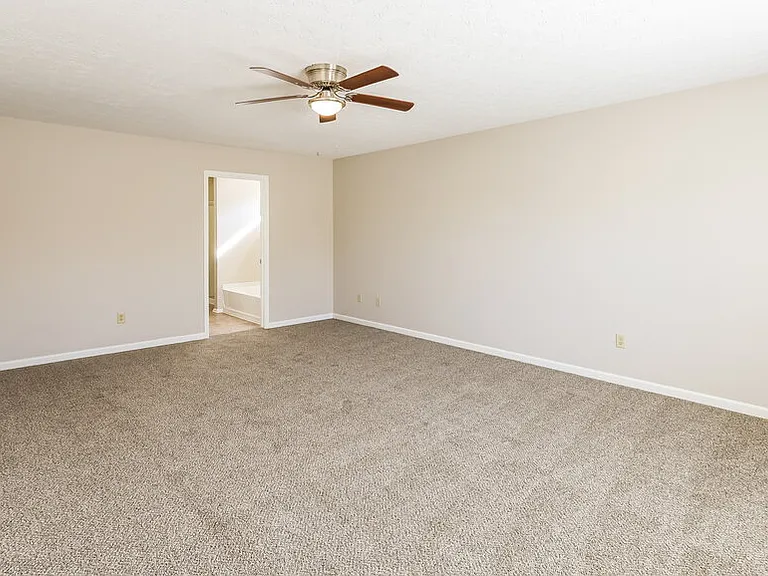 7051 N Laredo Dr — Photo 10
