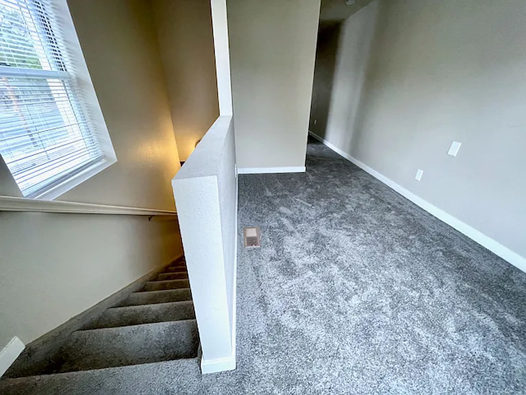 2101 E Willamette / Duplex / LBP — Photo 11