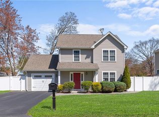 33 Belfort Ave, Warwick, RI 02889