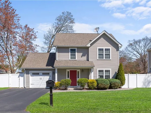 33 Belfort Ave, Warwick, RI 02889