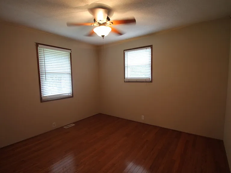 1636 Amber Ln — Photo 15