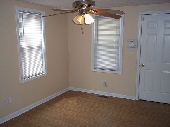 3rd image of 2813 S Delaware St