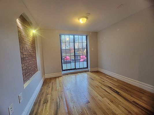 4th image of 1205 Jefferson Ave #A4