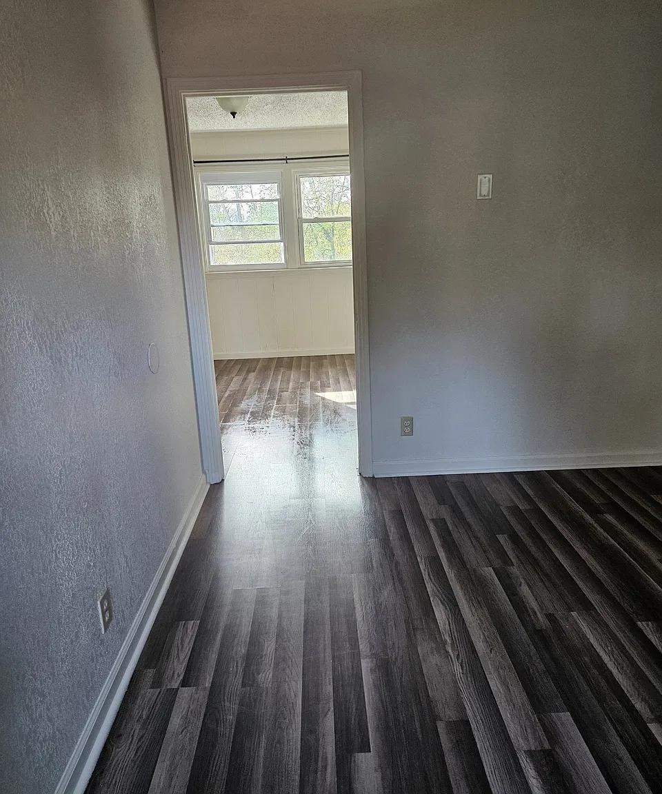 3 bed, $1,400 — Photo 3
