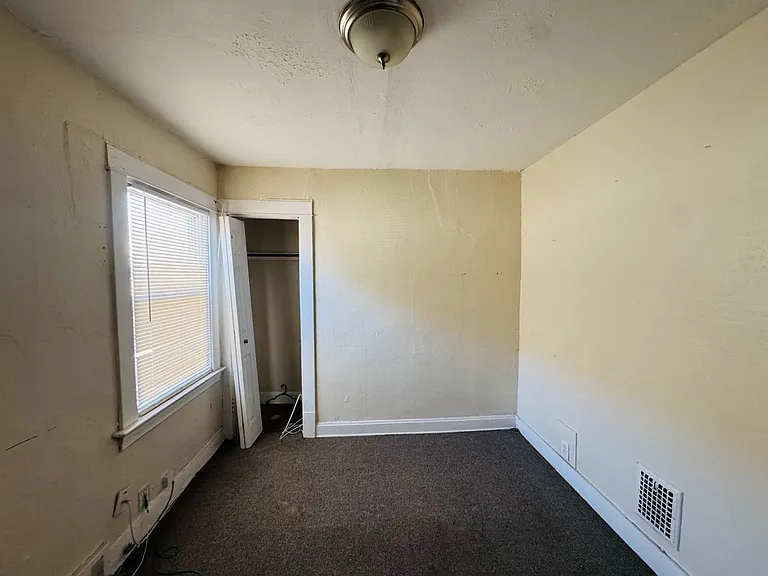 2816 E 125 ST — Photo 37