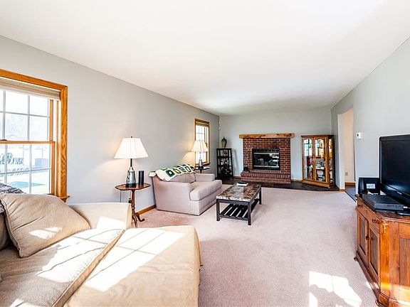 2nd image of 4309 Clover Dr