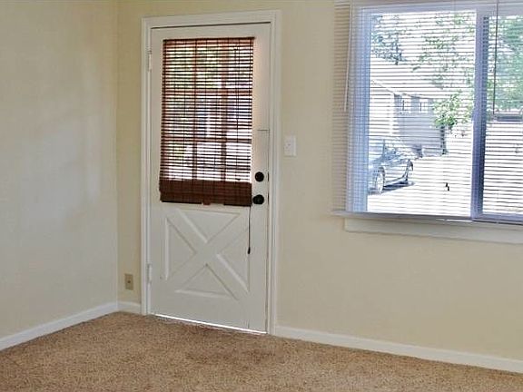 4th image of 4108 108th St SW