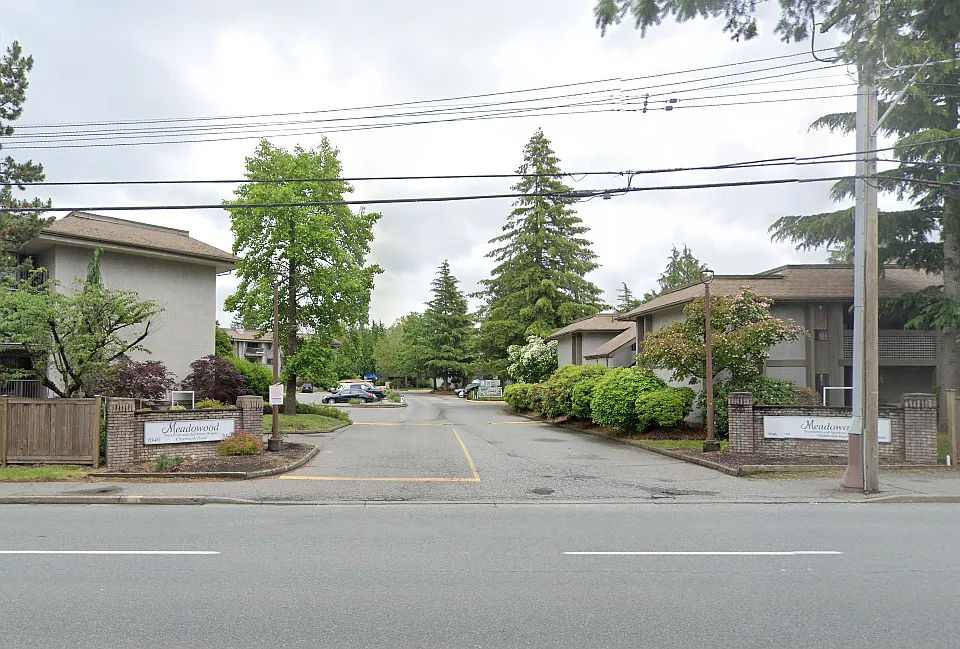 3044 Clearbrook Rd