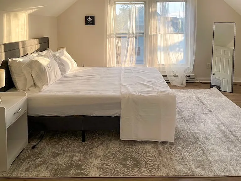 565 Stanley St #3 — Photo 2