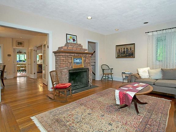 5th image of 3135 Netherland Ave