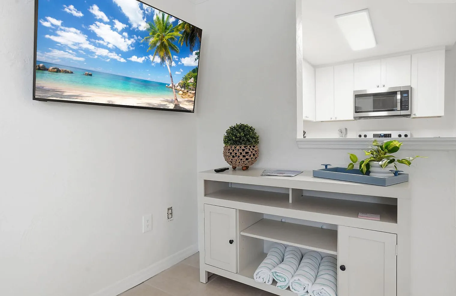 1 bed, 1.0 bath, 635 sqft, $2,026 — Photo 3
