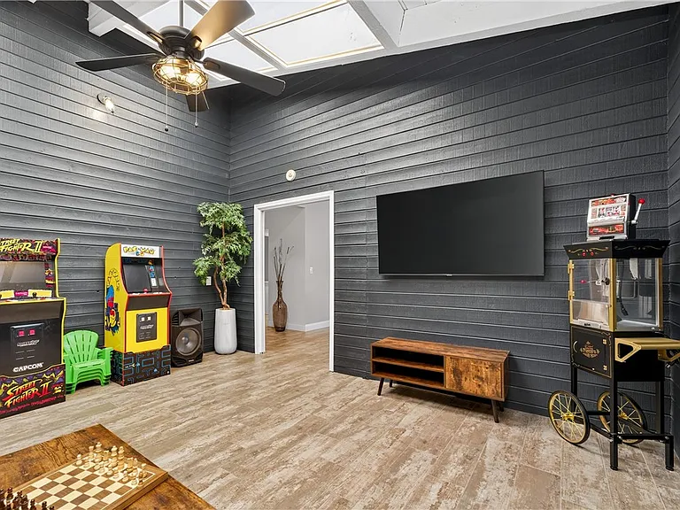 75407 Montecito Dr — Photo 18