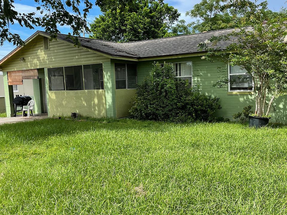 1st image of 855 Essex Rd